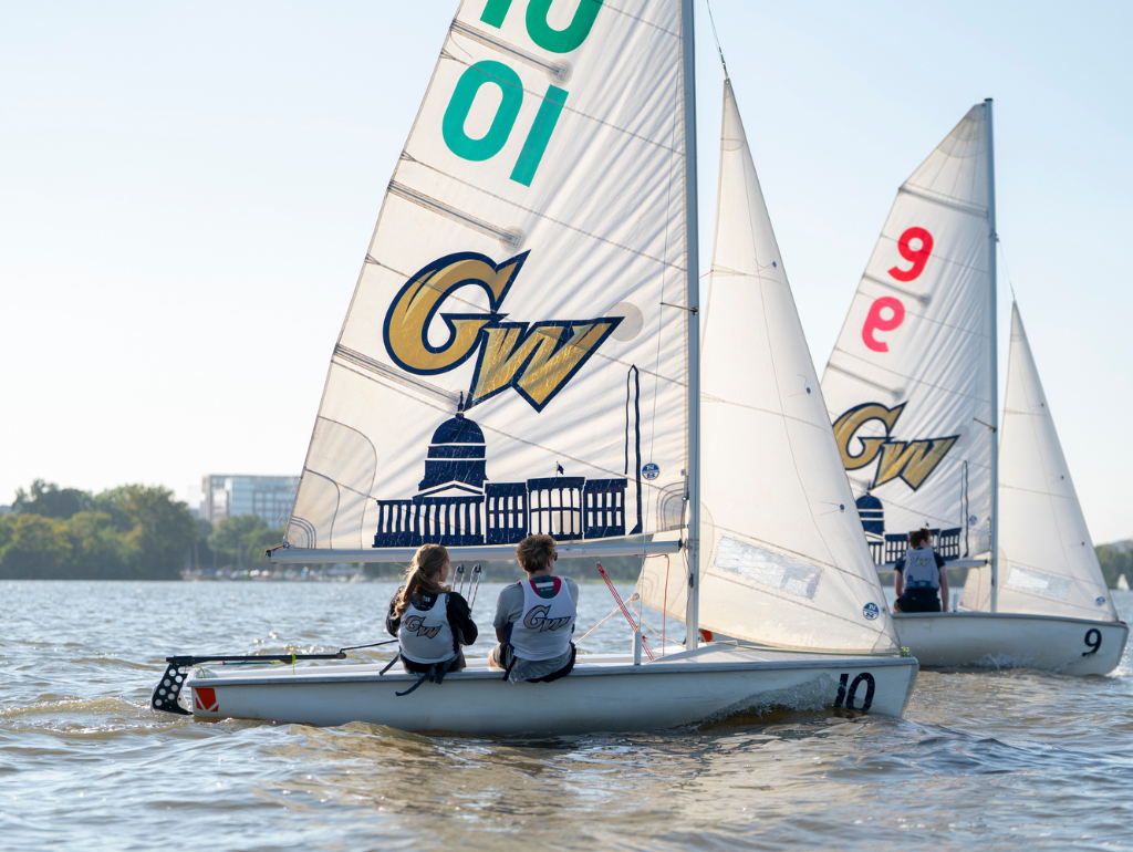 GWU Club Sailing on Potomac River