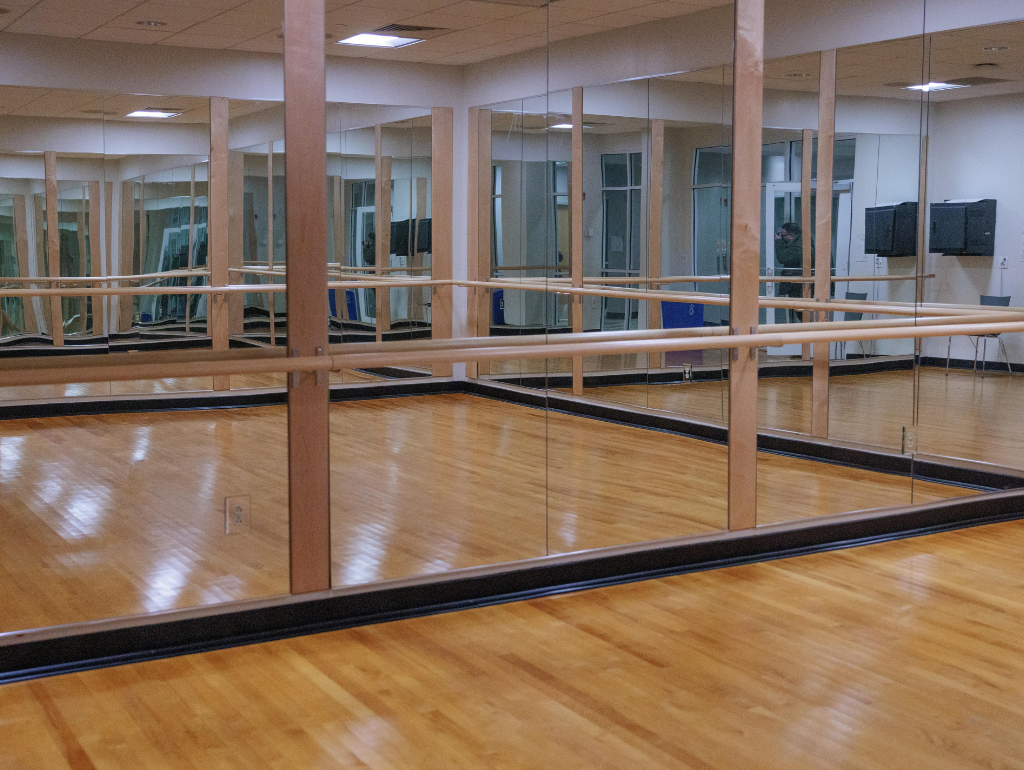 Dance space with mirrored walls and balance bar